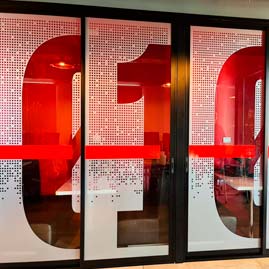 Empavonado decorativo para oficinas corporativas
